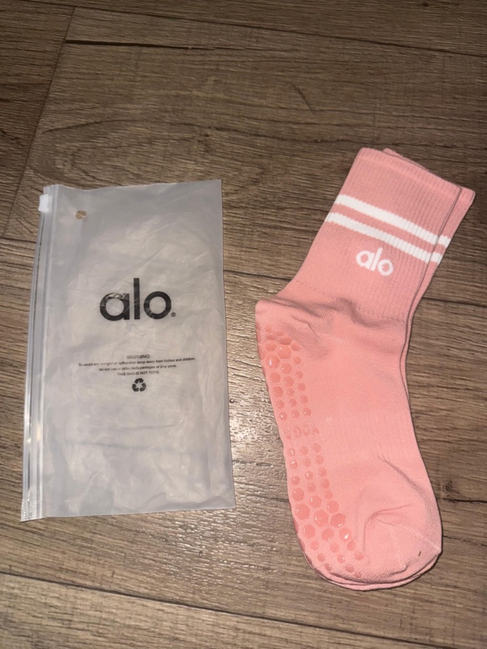 ALO Yoga Pink Non-Slip Athletic Crew Socks